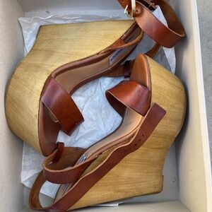 Steve Madden platform sandals